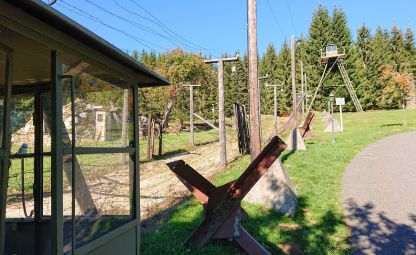 Replik des Eisernen Vorhangs in Bučina (Buchwald)
