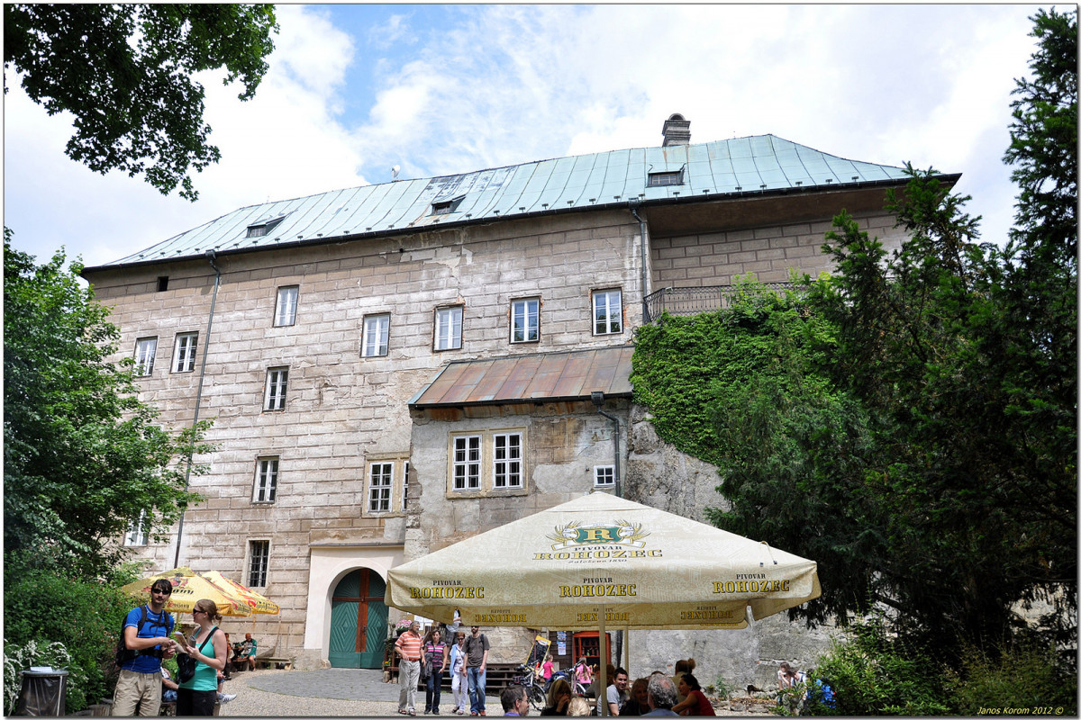 Exploring the Mystical History of Houska Castle in Bohemia