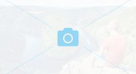 Die romantische Ruine Dívčí Kámen in der Touristengegend…