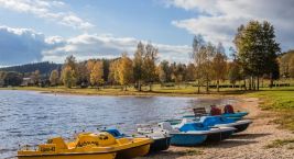 🚴♀️ Summer at Lipno? Have you tried a pedal boat yet?!
…