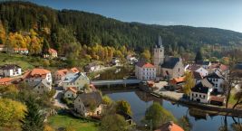 🏰 In the Footsteps of History – with the Vltava River as…