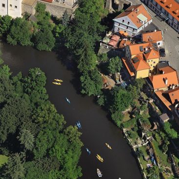 Top shot of Český Krumlov! 🙂 .
.
.
.
.
.
.
#vltavariver #vltavariverig #section2ig #southbohemia #ceskokrumlovsko …